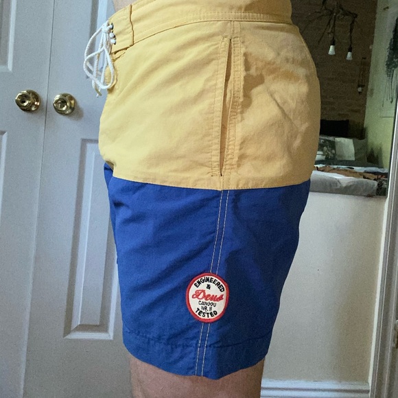 Men’s Deus Ex Machina Swim Trunks 30 - Picture 3 of 4